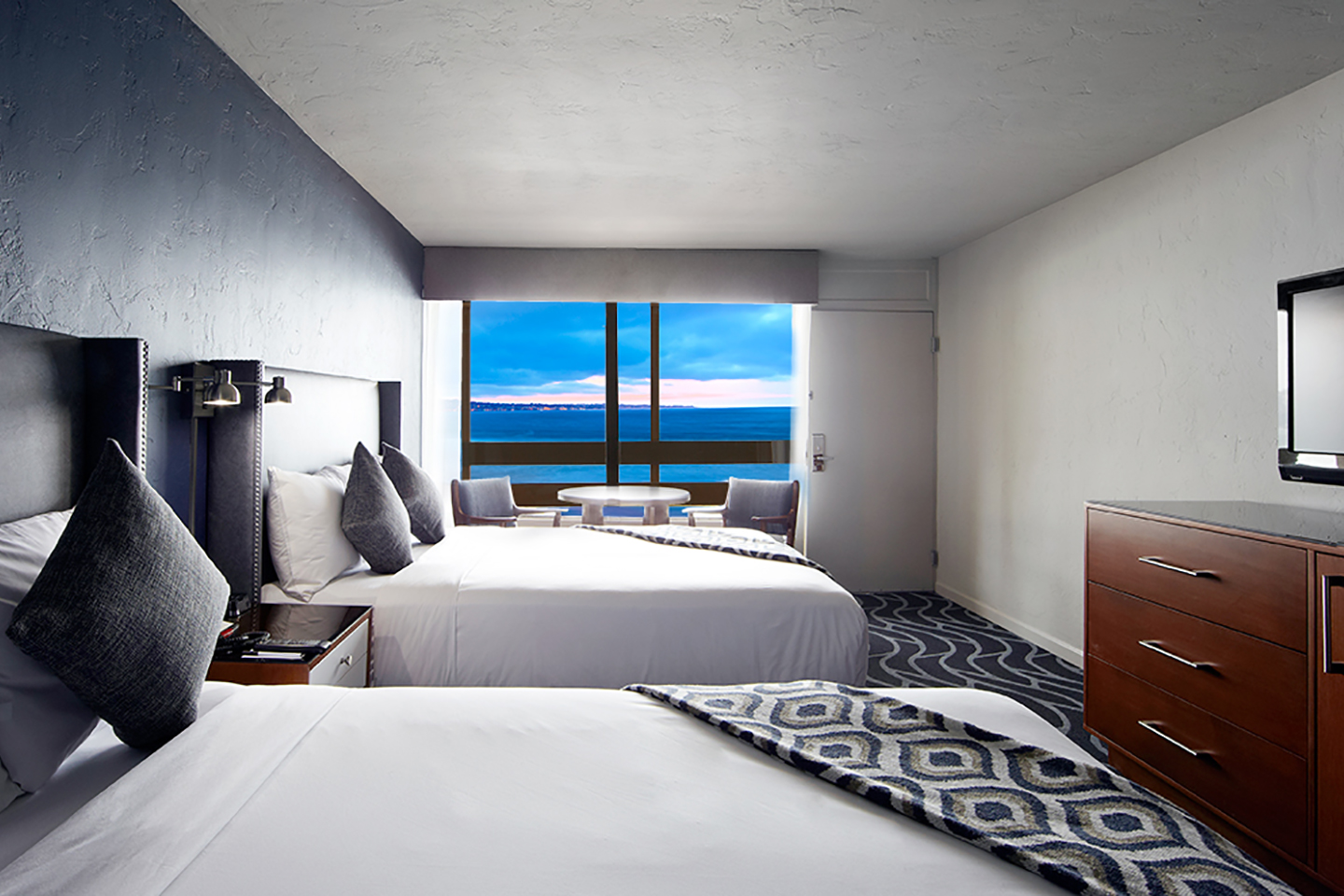 rooms-premium-ocean-view-two-queen
